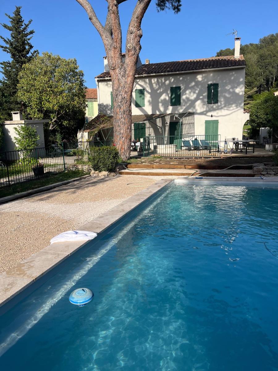 Marseille Cassis                                                              VillaVos pour se loger sur Cassis