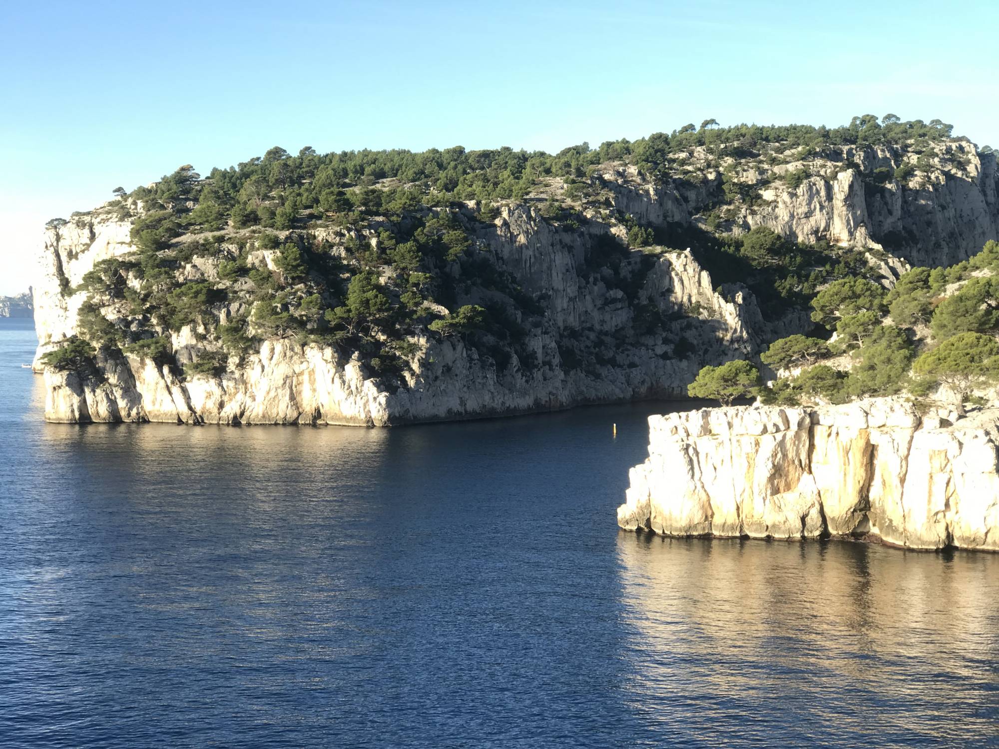 Visiter les calanques du Parc National des Calanques de façons originales, conviviales et ludiques