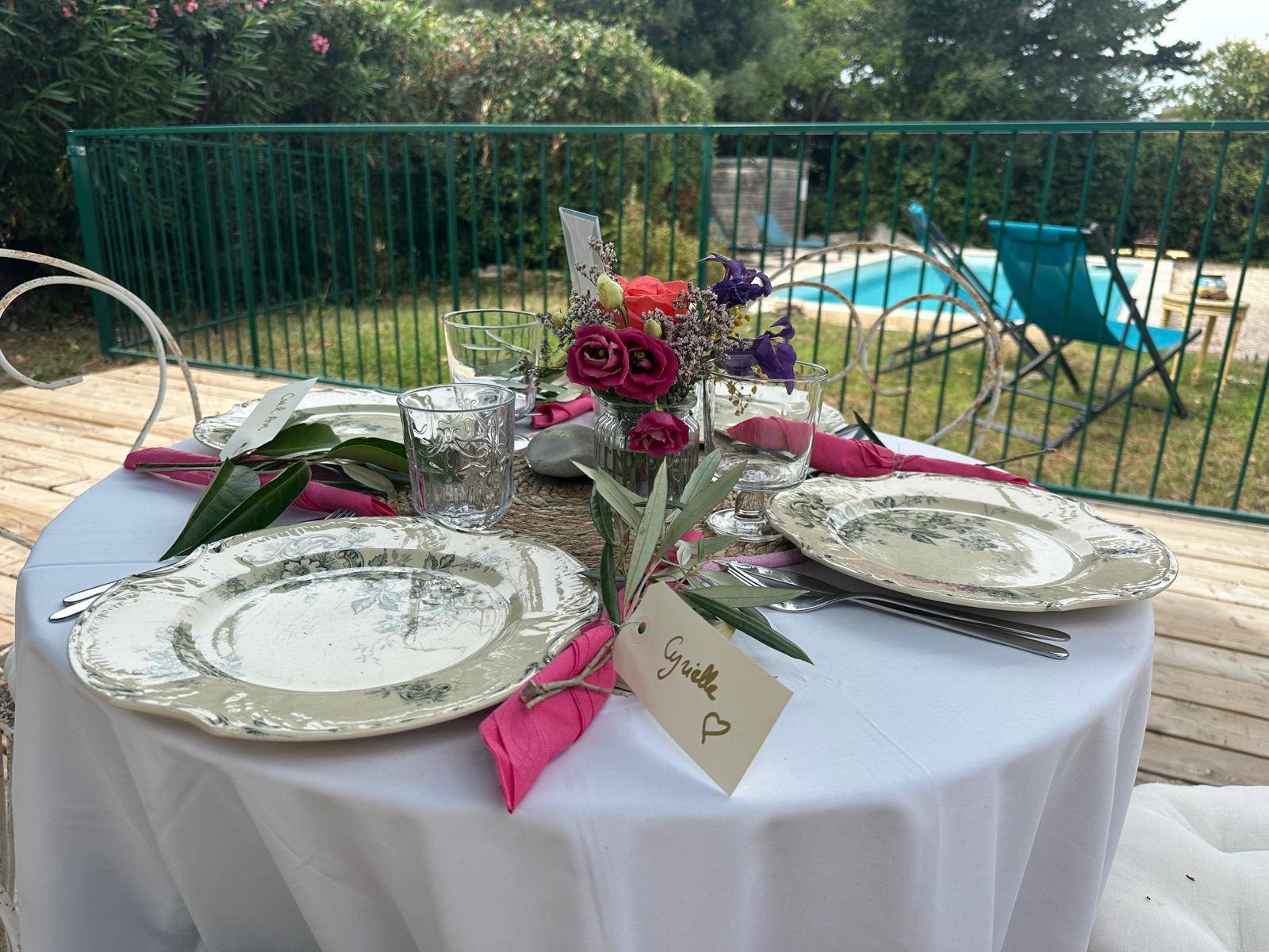 Journées sur l'Empowerment Féminin organisée par Les Diners OSE dans notre villa avec piscine à Cassis