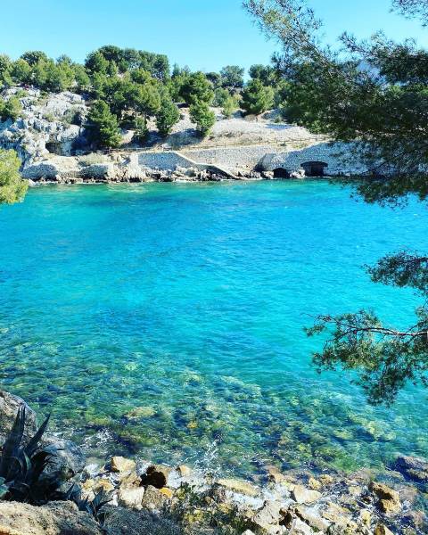 Plages, bord de mer, Cap Canaille, Calanques à Cassis pour flâner