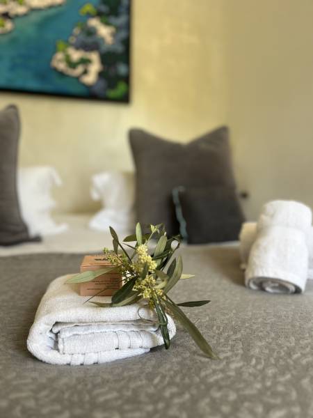 chambre grise préparées avec soin. 