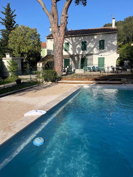 Marseille Cassis                                                              VillaVos pour se loger sur Cassis