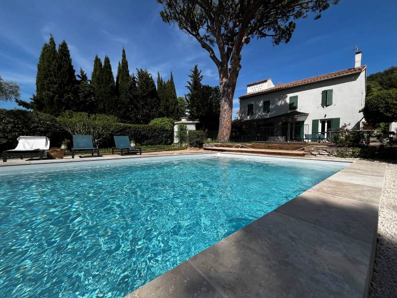 Marseille Cassis                                                              VillaVos pour se loger sur Cassis