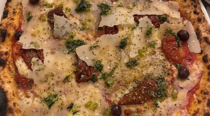 Découvrir le restaurant La Bonne Mère à Cassis pour un dîner face à la mer Cassis Villa VOS